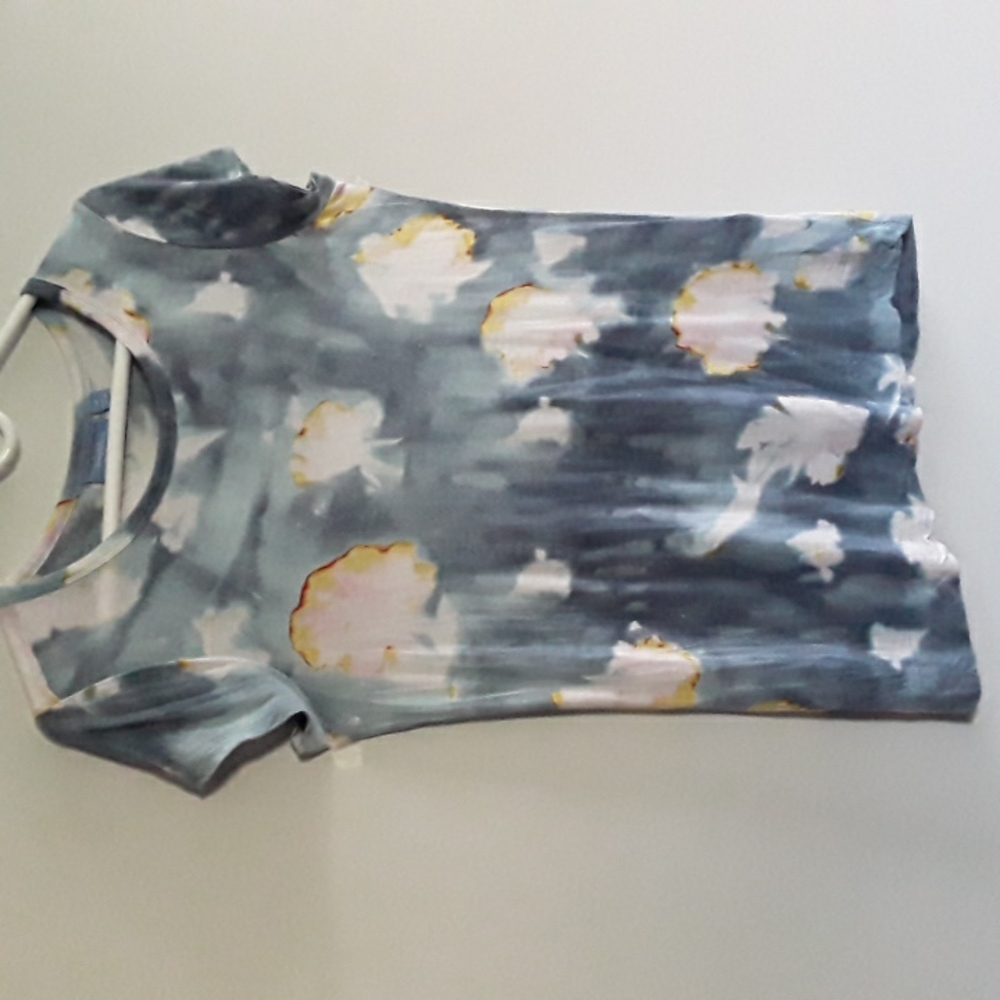 🧨3/$15 Simply Vera Vera Wang Crew Neck Top, Blue Multi, Size M